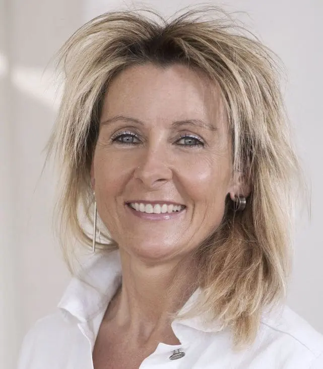 Sherin lächelt ins Portrait